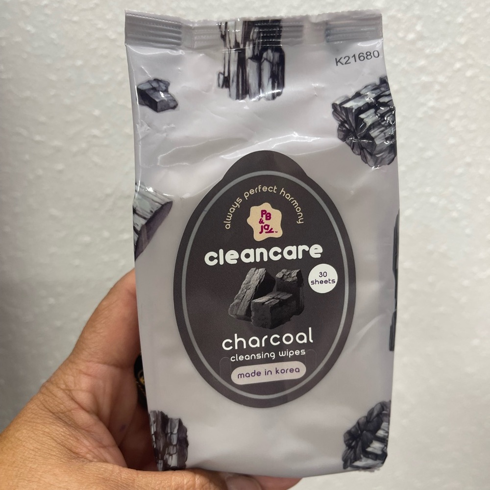 Cleancare Charcoal Cleansing Body Wash – Black